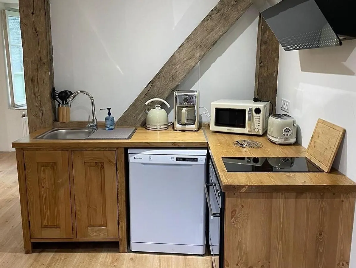 Apartment Le Chateau De La Beauvais Pire-sur-Seiche